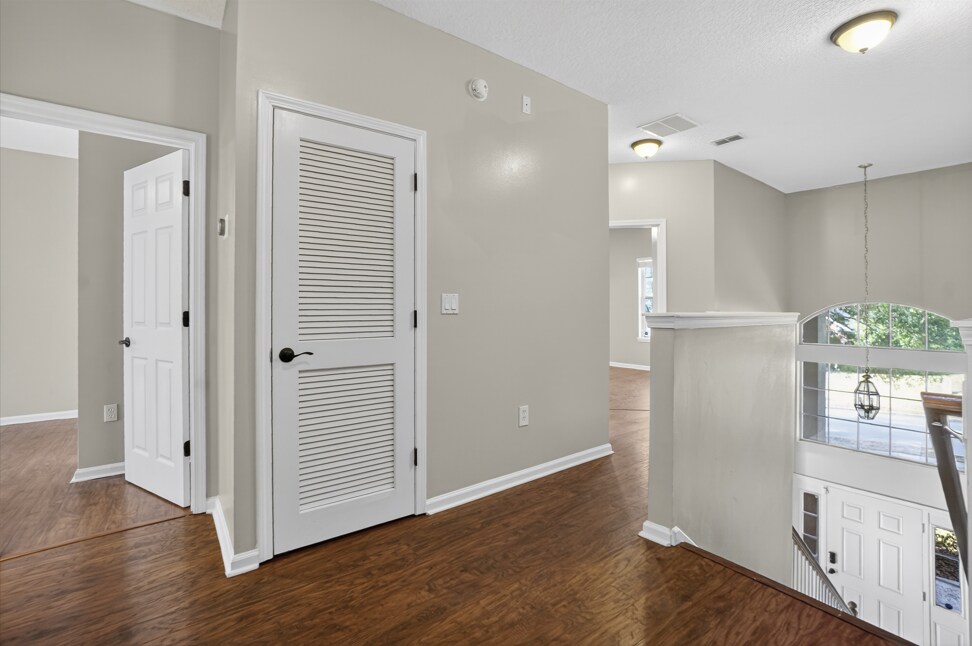 Building Photo - 1601 Majestic View Ln