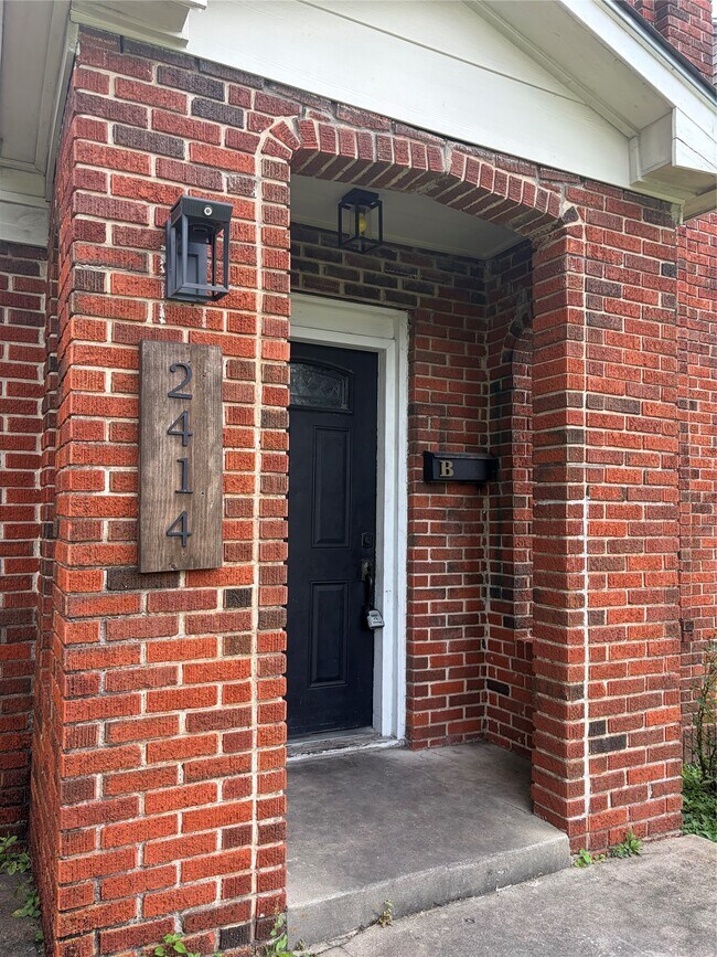 Building Photo - 2414 Eagle St