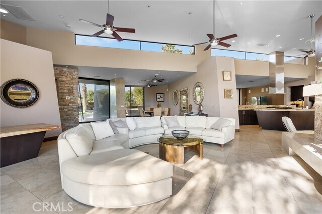 Building Photo - 68 Royal St Georges Way