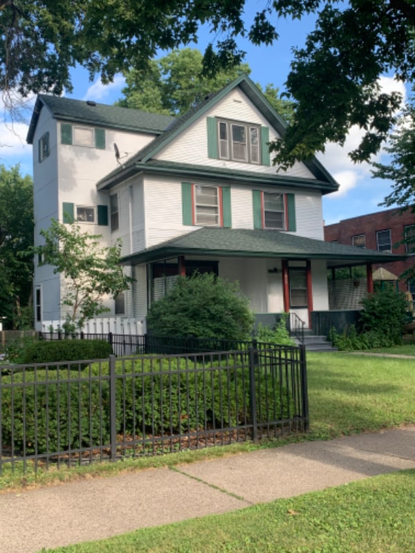 Building Photo - 2529 Pleasant Ave