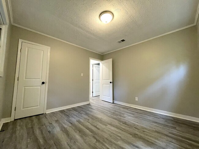Building Photo - 1206 Willow Ct NW