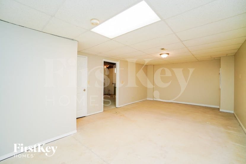 Building Photo - 6384 Old Ben Ln