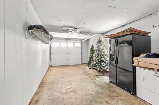 Building Photo - 1026 S Morgan Ave