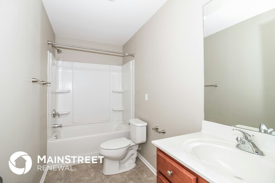 Building Photo - 2710 Pine Cove Dr SW