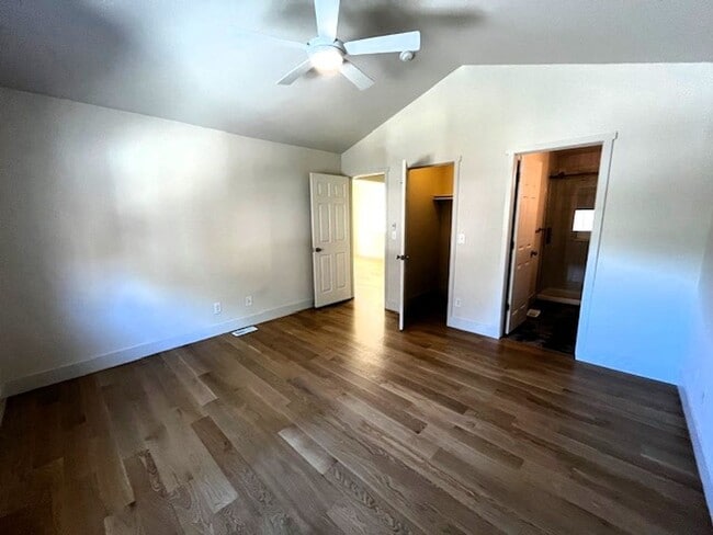 Building Photo - 55 Salt Lick Pl