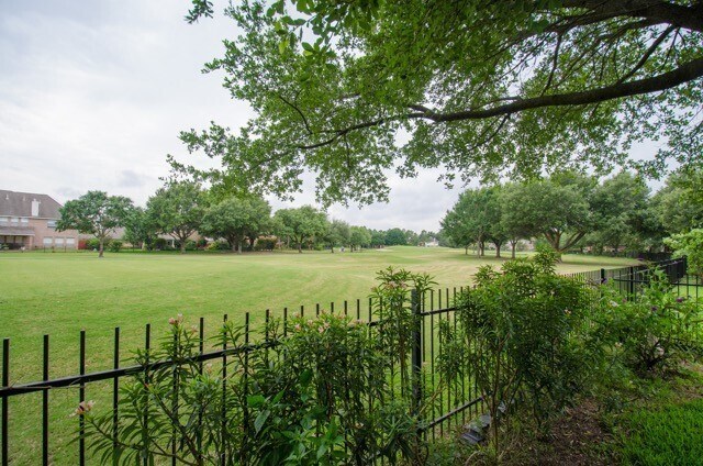 Building Photo - 21427 Willow Glade Dr