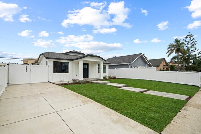 Building Photo - Charming Remodeled Craftsman w/ Modern Finishes in LA