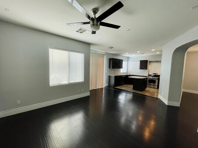 Building Photo - BEAUTIFUL HOME IN RHODES RANCH GUARD GATED COMMUNITY! AMMENITIES INCLUDE COMMUNITY BASKETBALL COU...