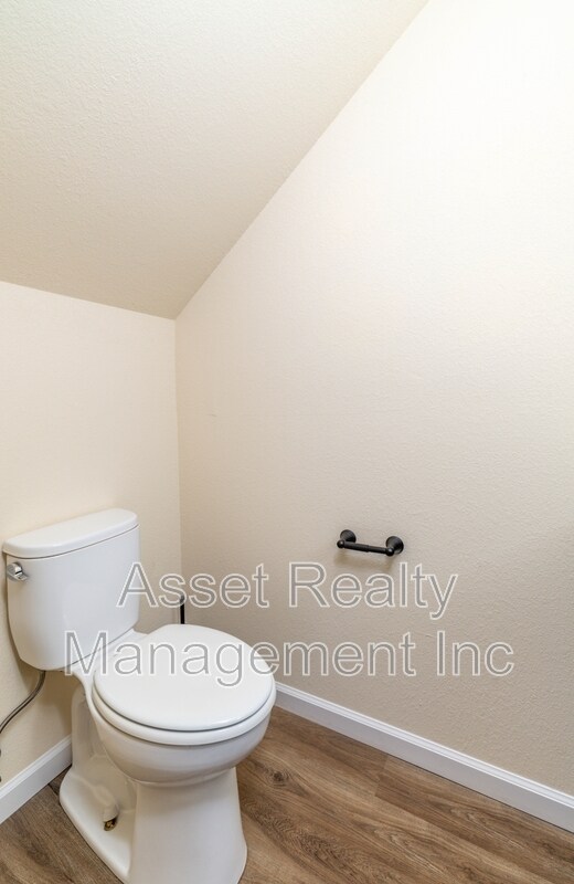 Building Photo - 923 Warrior Hill Dr