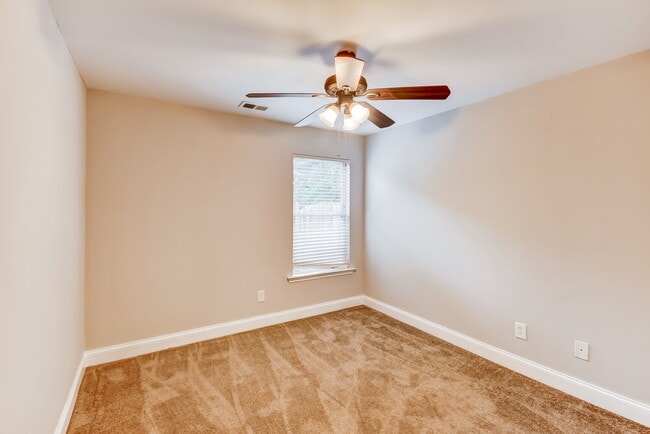 Building Photo - 169 Stonebriar Dr