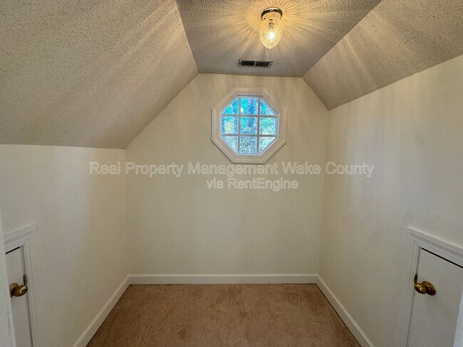 Building Photo - 116 Kendlewick Dr