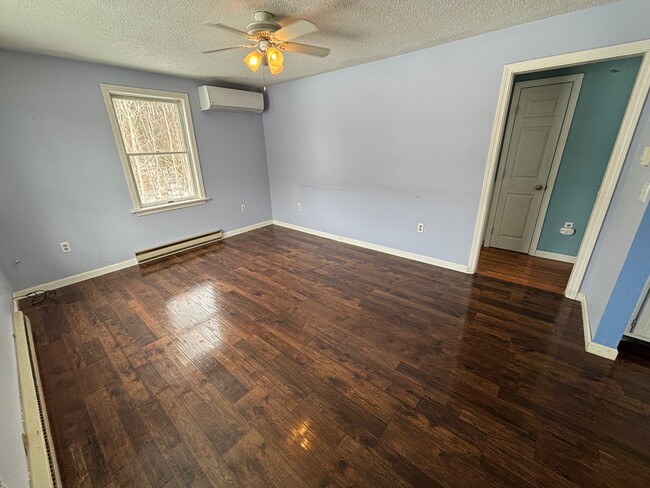 Building Photo - 2461 Essex St