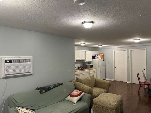 Building Photo - 335 W State St