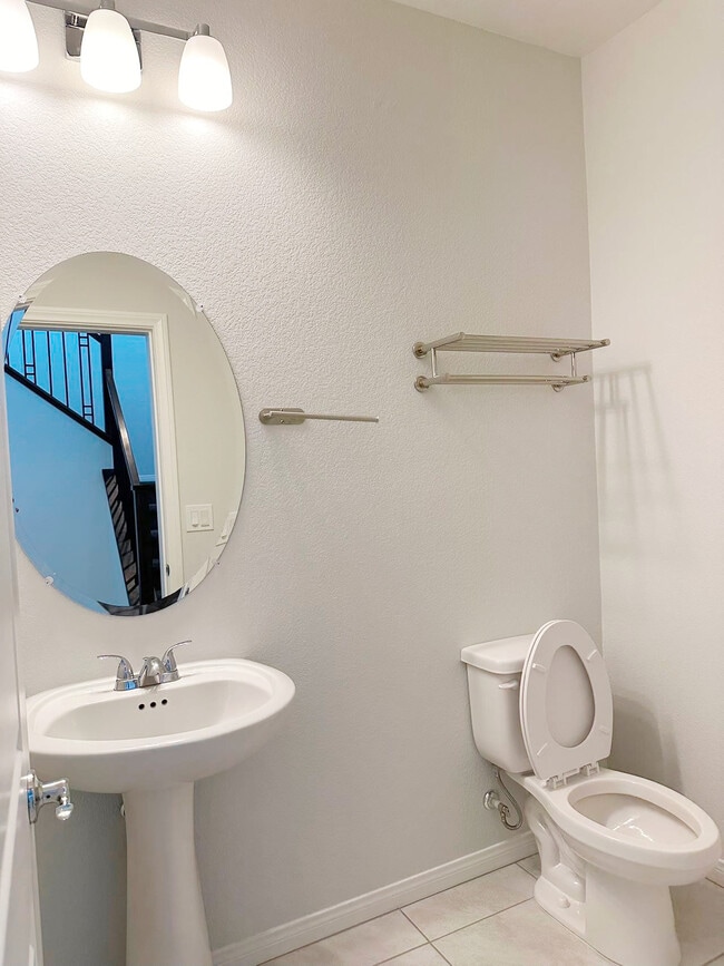 Building Photo - 11585 Salt Creek Ave