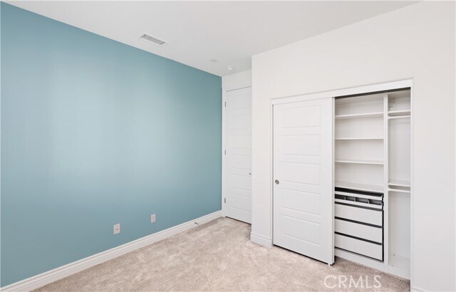 Building Photo - 148 Spectacle