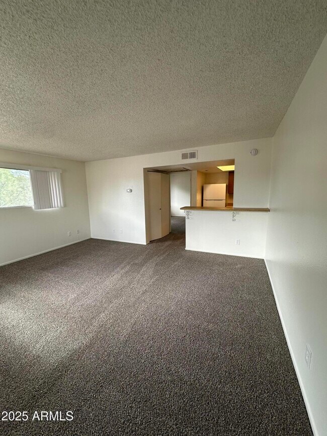 Building Photo - 700 W University Dr