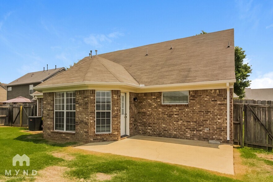 Building Photo - 5887 Tommy Joe Dr