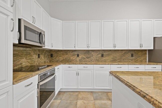 Building Photo - 12520 NW 79th Manor