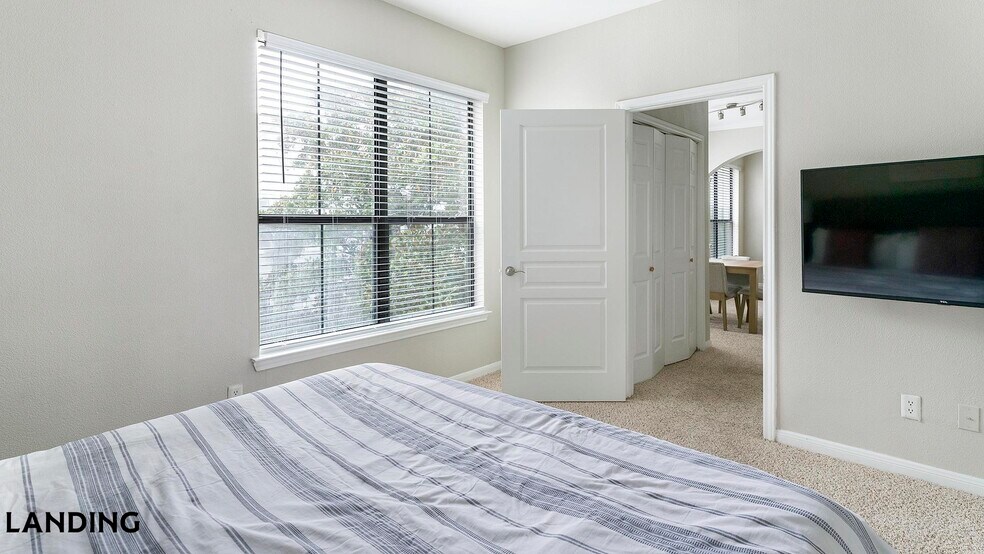 Building Photo - 2500 Woodland Park Dr