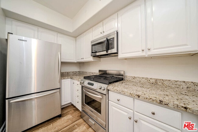 Building Photo - 2311 Schader Dr