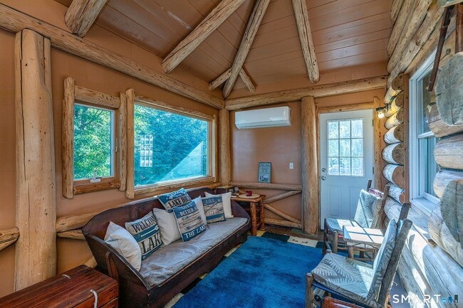 Building Photo - 28 Fox Run