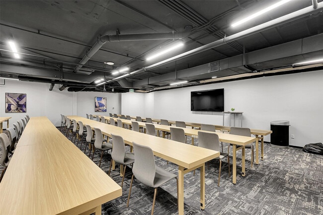 Building Photo - 398 NE 5th St