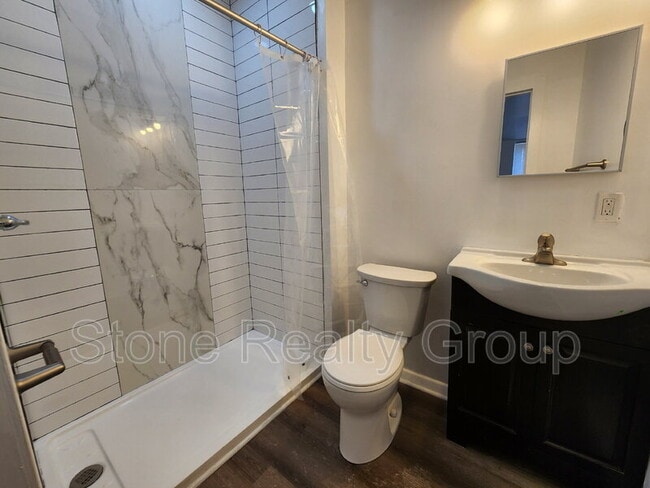 Building Photo - 28 S 13th 1/2 St