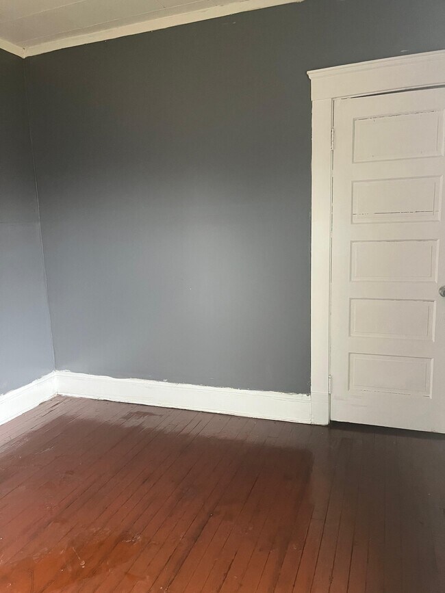 Building Photo - 2989 E 61st St