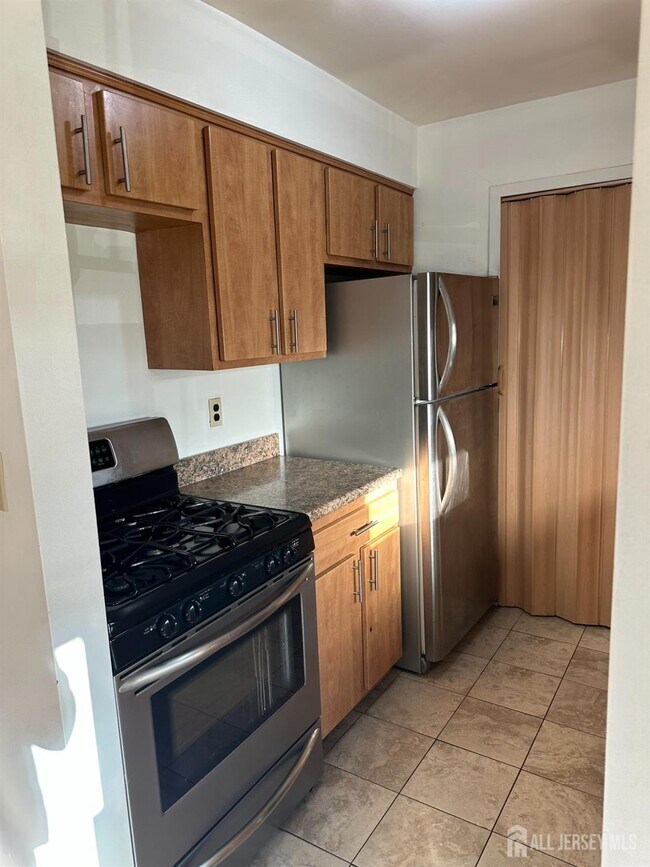 Building Photo - 142 Beverly Hill Terrace