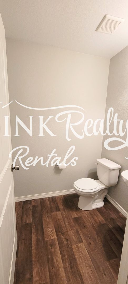 Building Photo - 9527 Desert Lily Cir