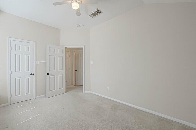 Building Photo - 4903 Knights Branch Dr