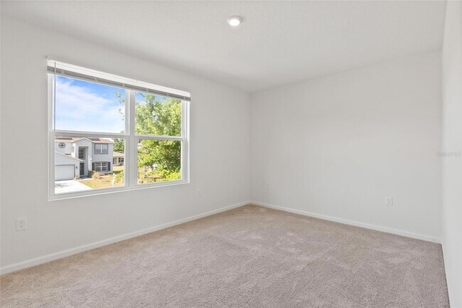 Building Photo - 612-612 Linnet Ct