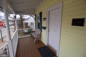 Building Photo - 234 E Linden St