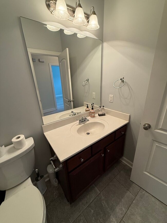 Building Photo - MOVE IN SPECIAL: 1/2 OFF FIRST FULL MONTHS RENT WITH A 12 MONTH LEASE!! 3BR/3BA in Prime Gallatin...