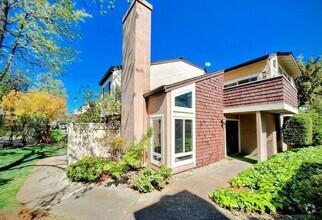 Building Photo - Spacious Two-Story 3bd Townhouse With Priv...