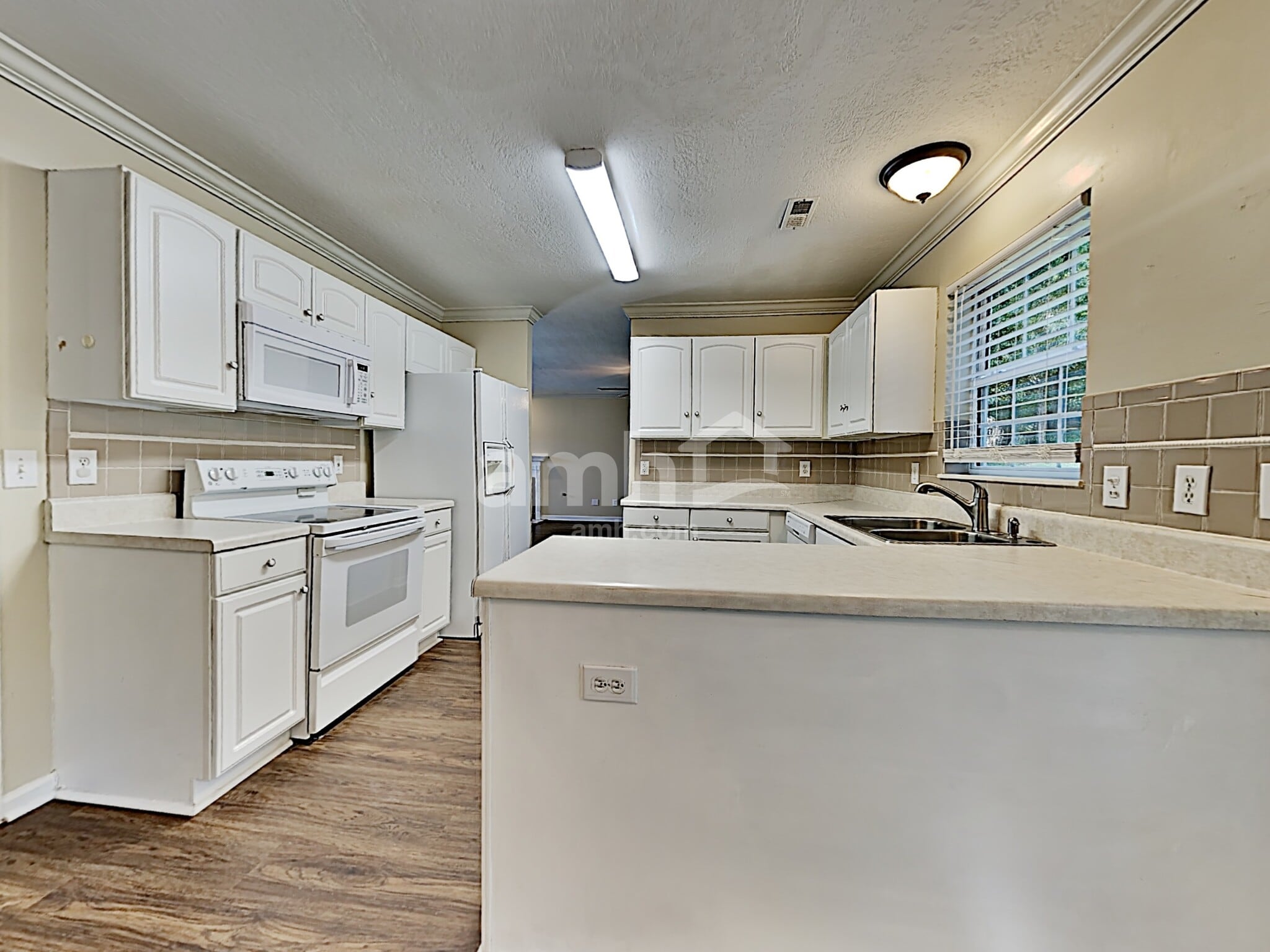 Building Photo - 1405 Randall Park Dr