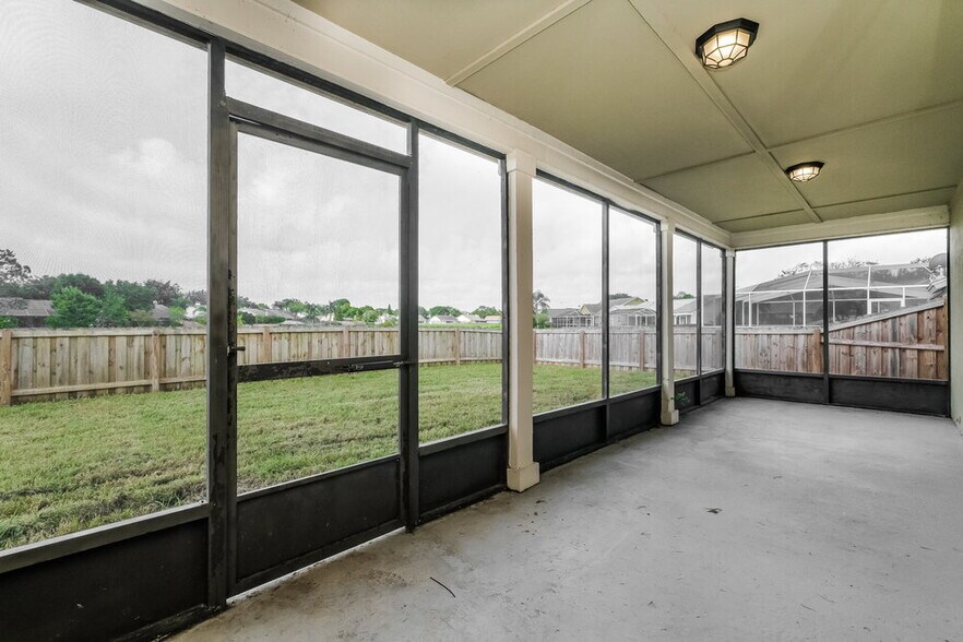 Building Photo - 1406 Storington Ave