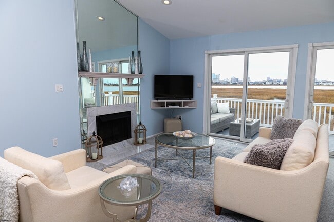 Building Photo - 12 Gull Cove