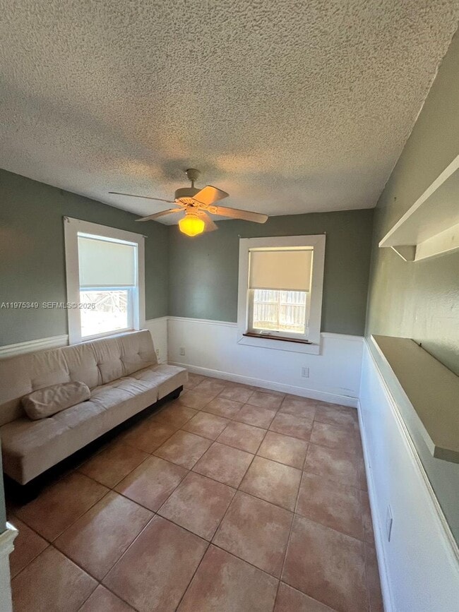 Building Photo - 8075 SE Palm St