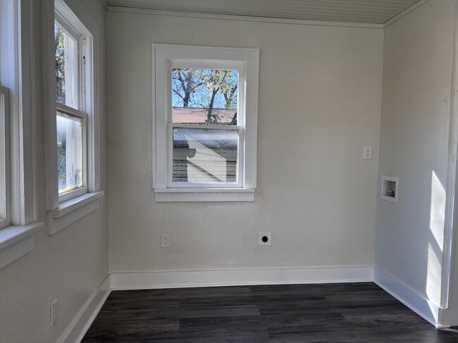 Building Photo - 1008 NW 31st St