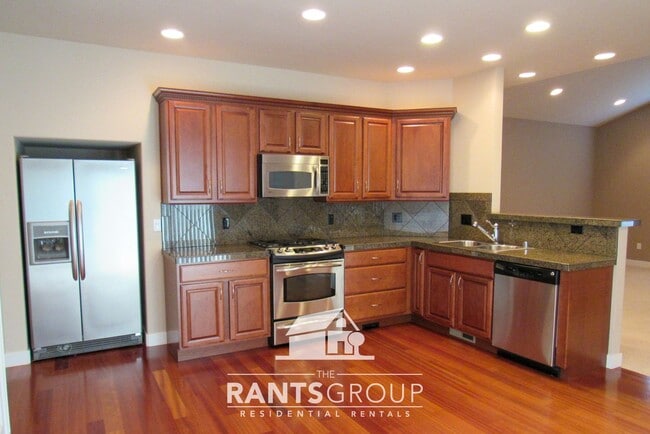 Building Photo - Spacious Single-Family Home in Olympia’s I...