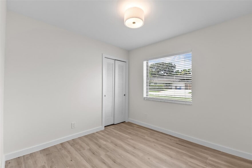 Building Photo - 908 Lighthouse Dr