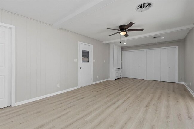 Building Photo - 1205 Lauraine St