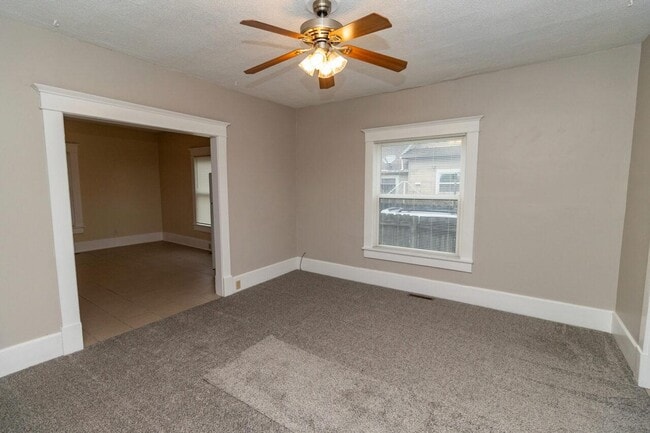 Building Photo - 1219 S Main St