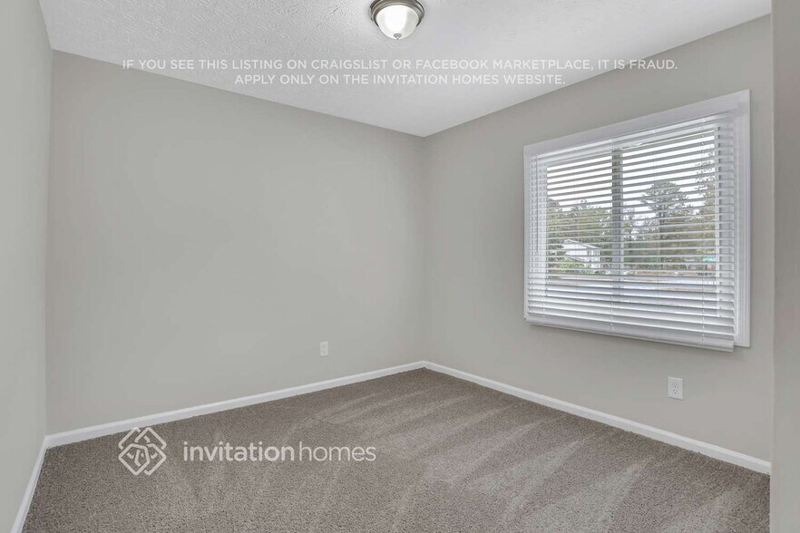 Building Photo - 565 Lakeridge Cir SE