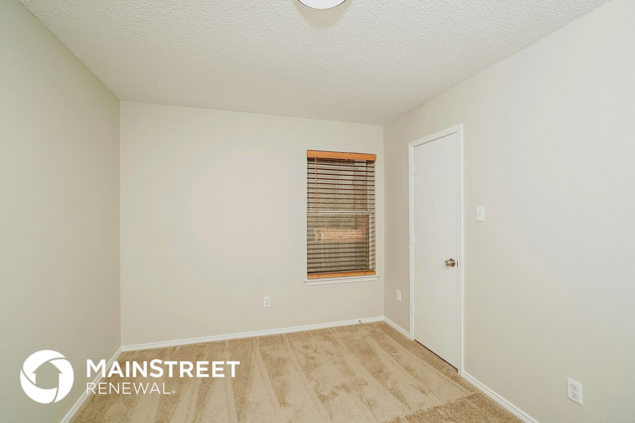 Building Photo - 4201 S Coral Springs Dr