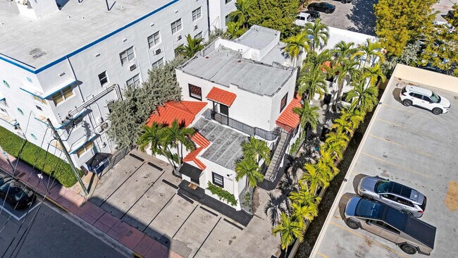Building Photo - 237 38th St