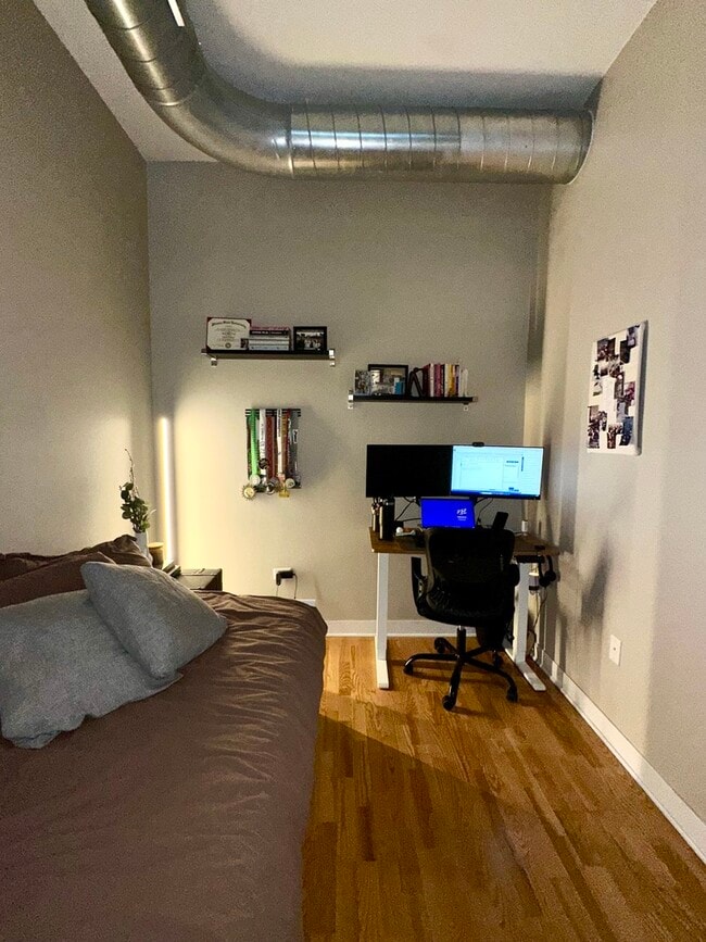 Building Photo - 660 W Wayman St