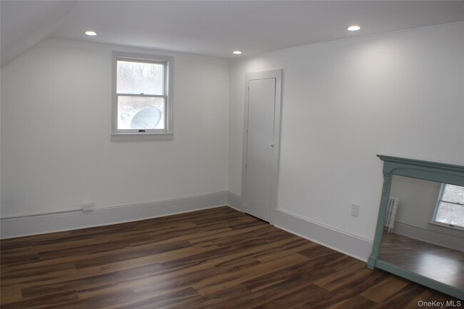 Building Photo - 1710 NY-300