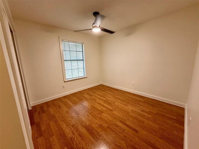 Building Photo - 21003 Boggy Ford Rd